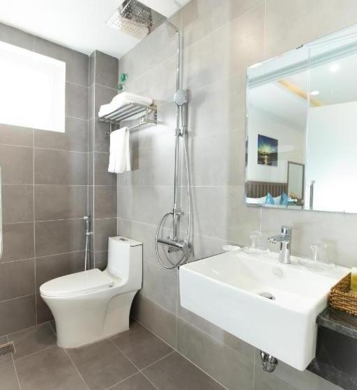 استودیو استاندارد با تخت کینگ, Country House