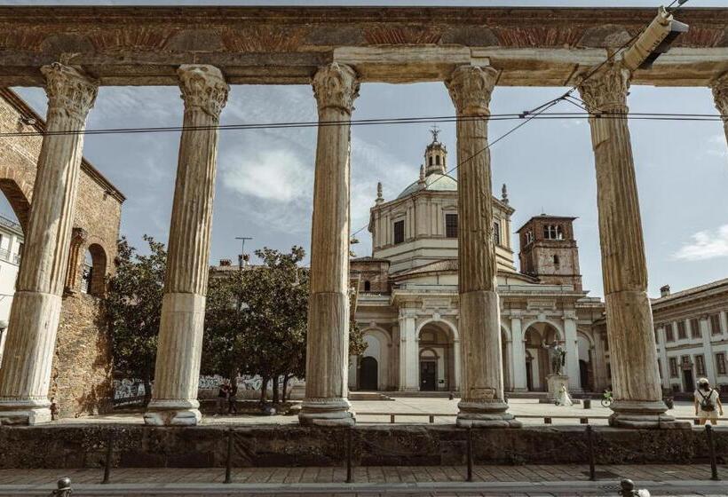 اتاق لوکس با بالکن, Easylife Suite In Colonne San Lorenzo Milano