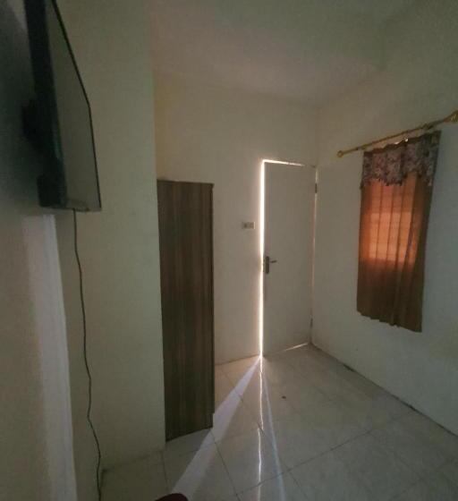 חדר סטנדרט, Oyo 93114 Salak Homestay