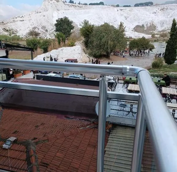 バルコニー付きスタンダードルーム, Pamukkale Sahin
