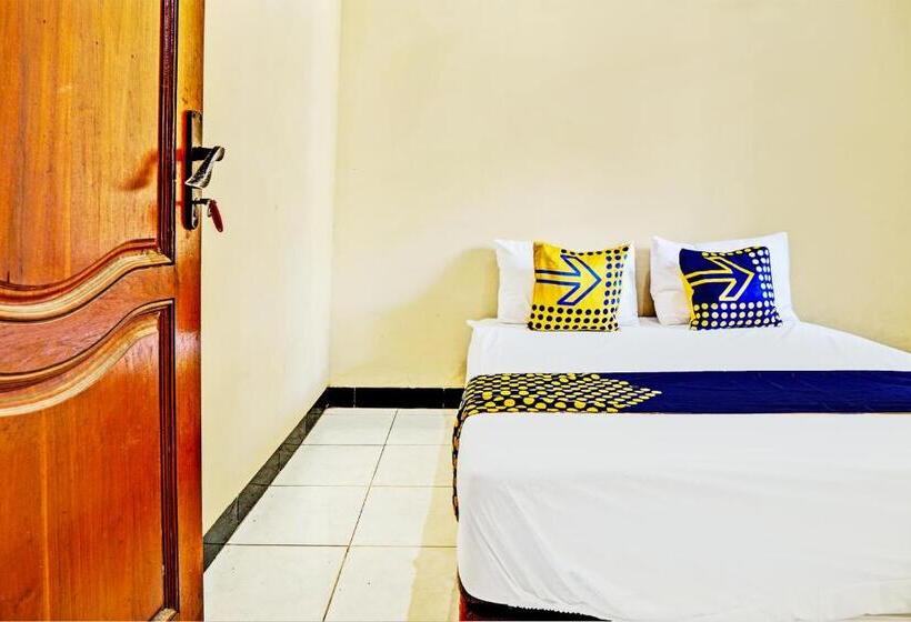 Camera Economy, Spot On 93107 Homestay H. Syarif Syariah   Bandar Gresik