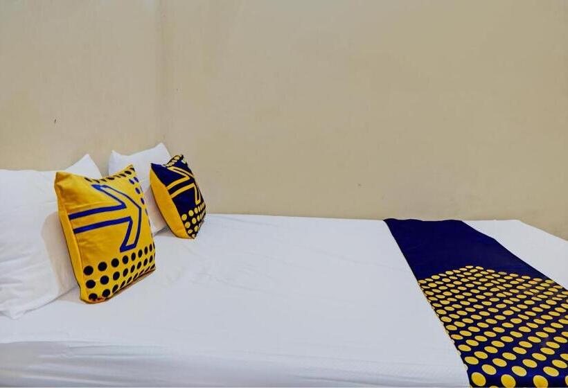 Camera Economy, Spot On 93107 Homestay H. Syarif Syariah   Bandar Gresik