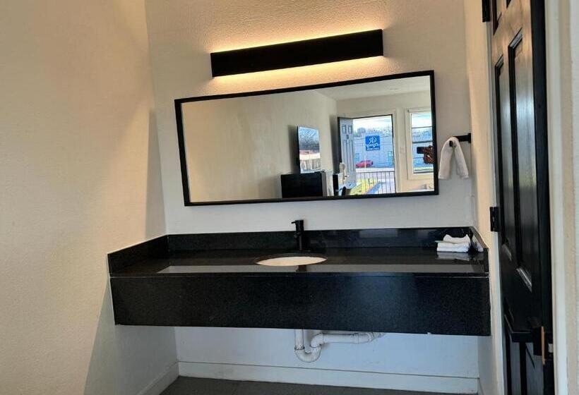 スタンダードルーム, Eagle Inn