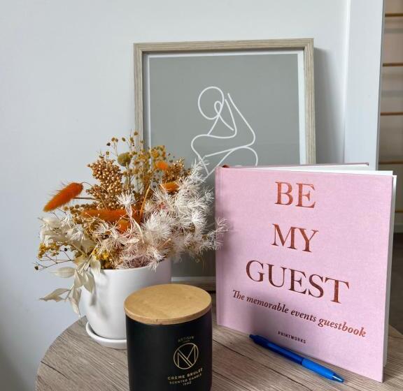 סטודיו דלוקס, Private By The Beach