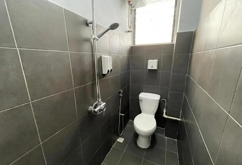تختخواب در اتاق مشترک, 22 Hours Hostel