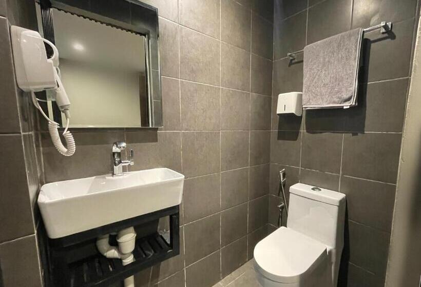 اتاق استاندارد, 22 Hours Hostel