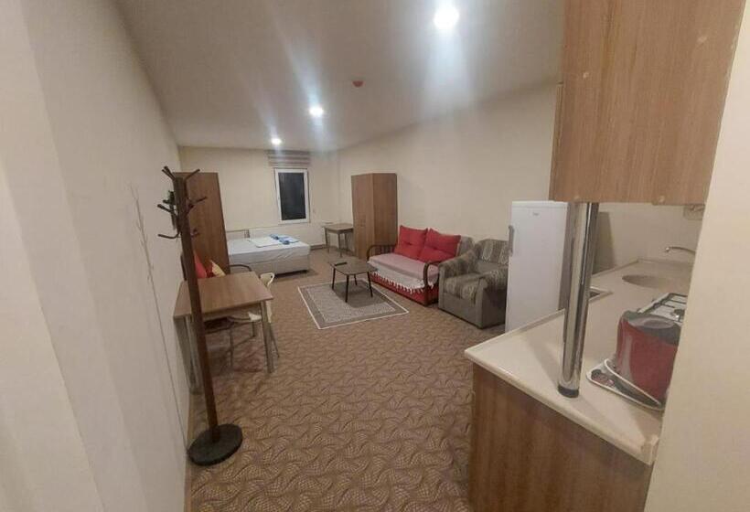 דירת חדר, Eros Otel