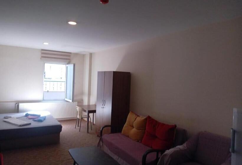 דירת חדר, Eros Otel