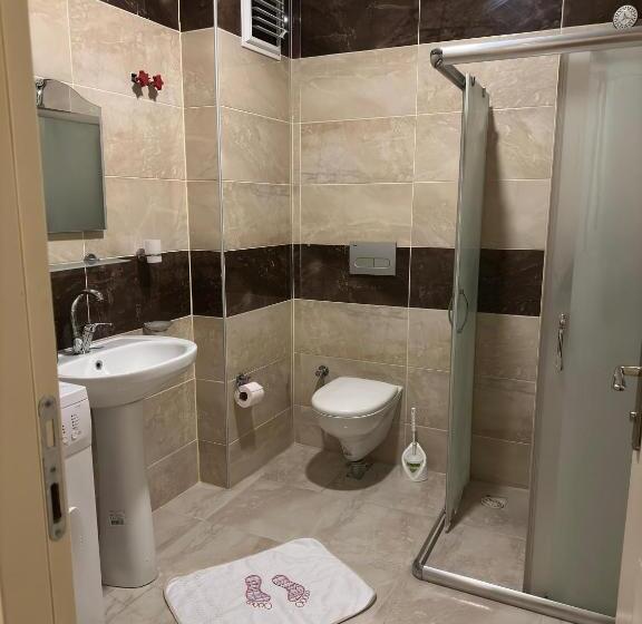 דירת חדר, Eros Otel