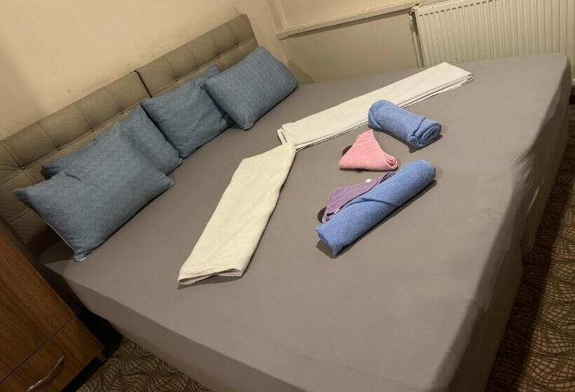 דירת חדר, Eros Otel