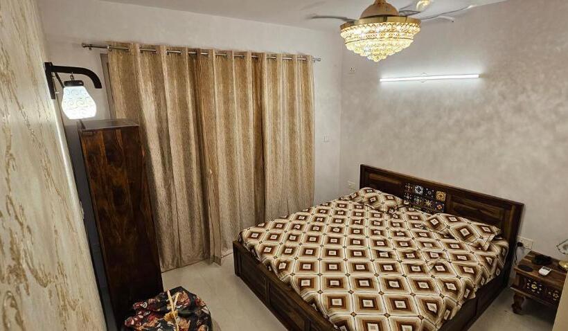 带阳台的豪华间, La Grandiose Luxury Serviced Apartments