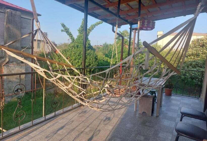 اتاق استاندارد با بالکن, Eye Hostel