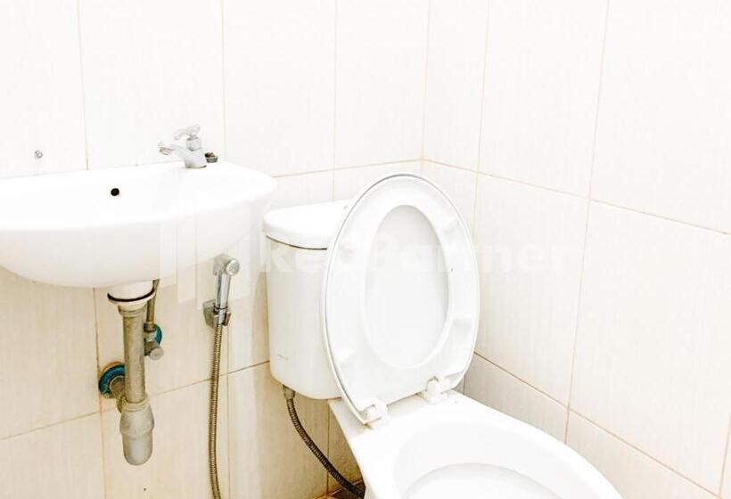 Номер Стандарт, Oma Uti Syariah Mitra Reddoorz Near Stasiun Lempuyangan