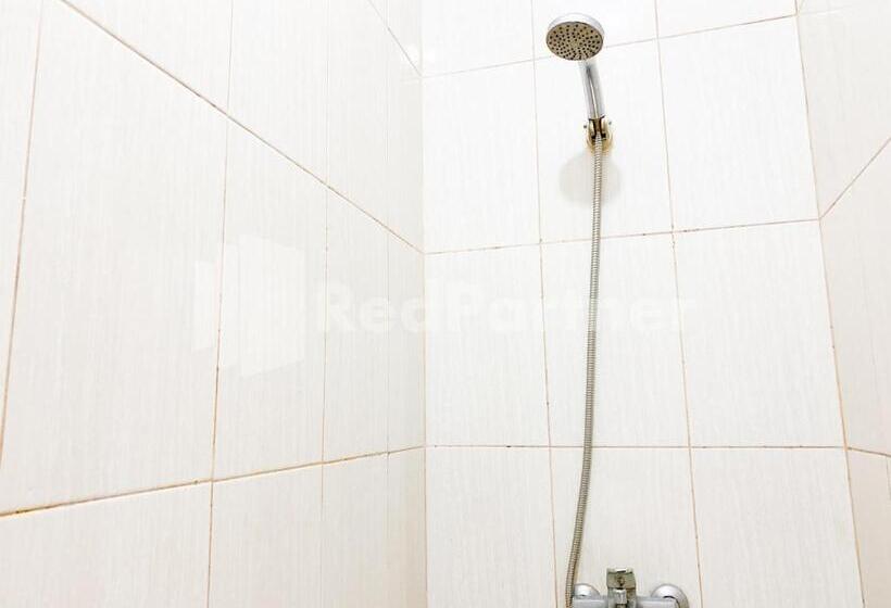 Номер Стандарт, Oma Uti Syariah Mitra Reddoorz Near Stasiun Lempuyangan