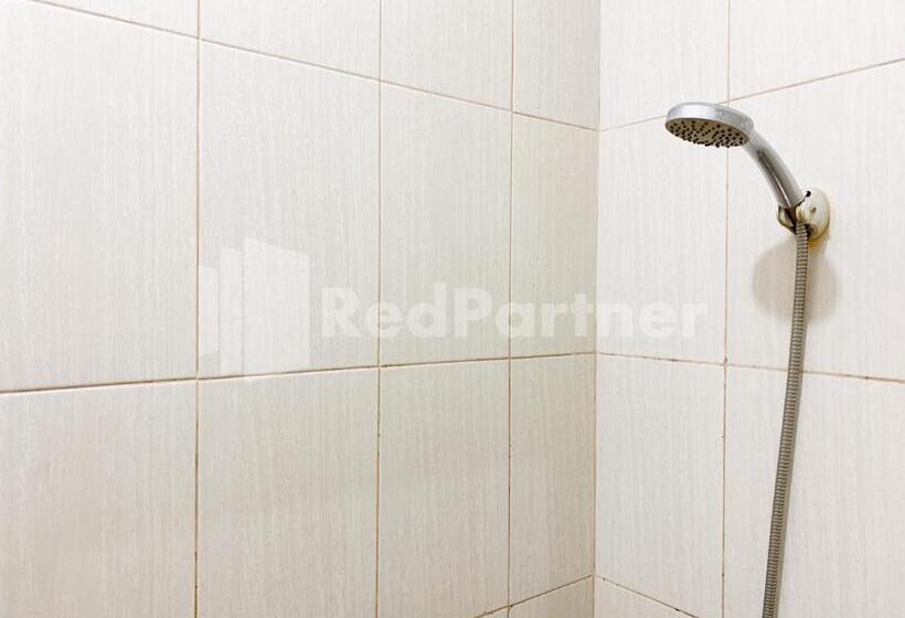 Номер Стандарт, Oma Uti Syariah Mitra Reddoorz Near Stasiun Lempuyangan