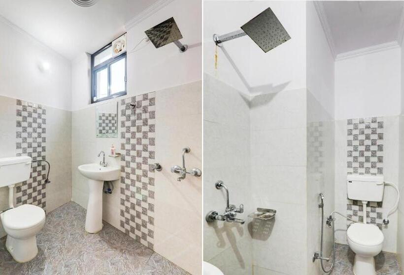 トリプルクラシックルーム, Oyo Flagship Hotel Cp Residency