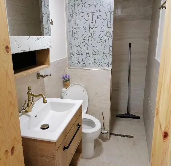 スタンダードルーム, стаи за гости в ритрийт център светлина мир любов Guest Rooms In Light Peace Love Center