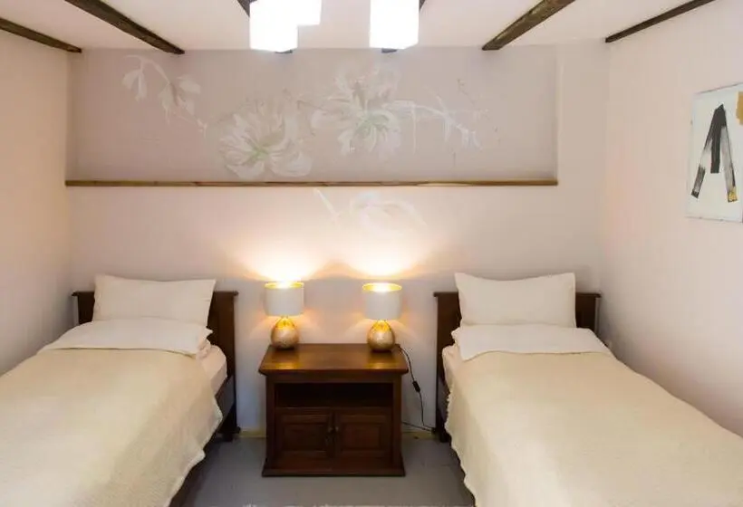 スタンダードルーム, стаи за гости в ритрийт център светлина мир любов Guest Rooms In Light Peace Love Center