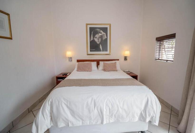 スタンダードルーム, Broadway Boston