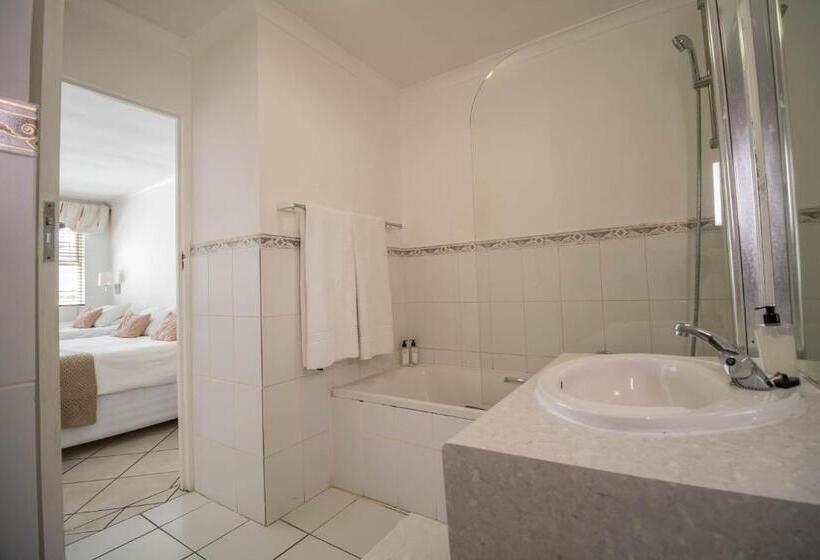 ファミリールーム, Broadway Boston