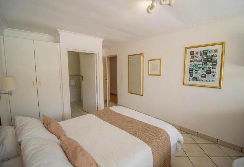 ファミリールーム, Broadway Boston