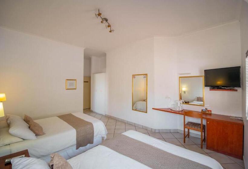 ファミリールーム, Broadway Boston