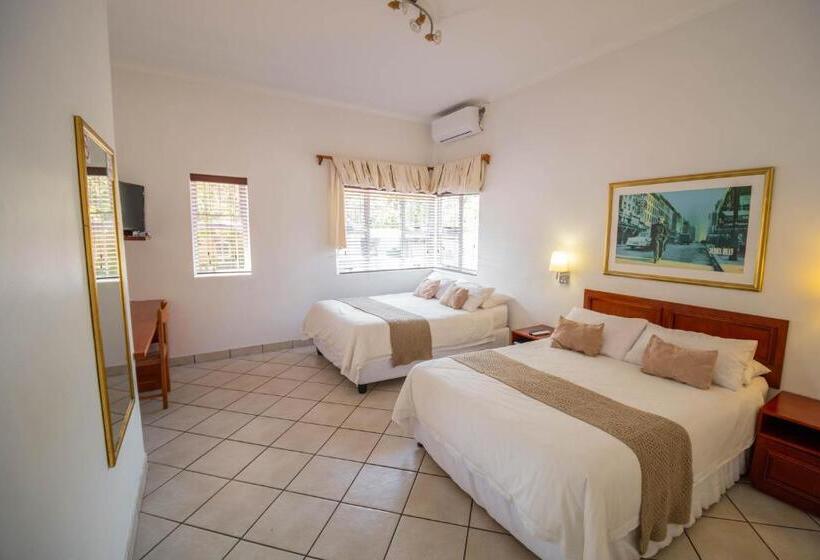 ファミリールーム, Broadway Boston