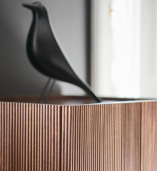 اتاق لوکس, Crossing Manzoni