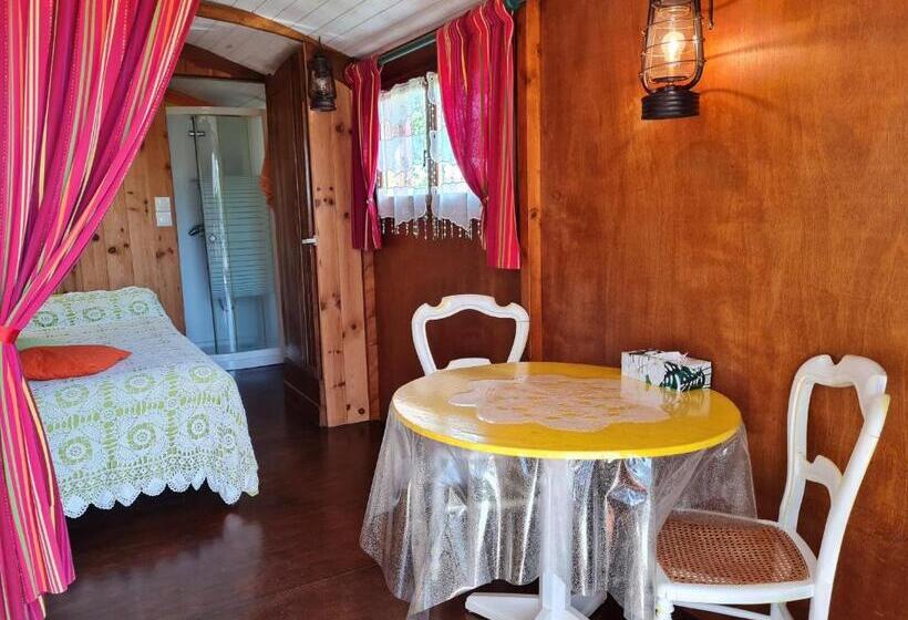 Номер Стандарт, Roulotte Confortable Avec Balcon En Bois, Climatisation Et Prêt De Vélos, Près Du Château De Sully