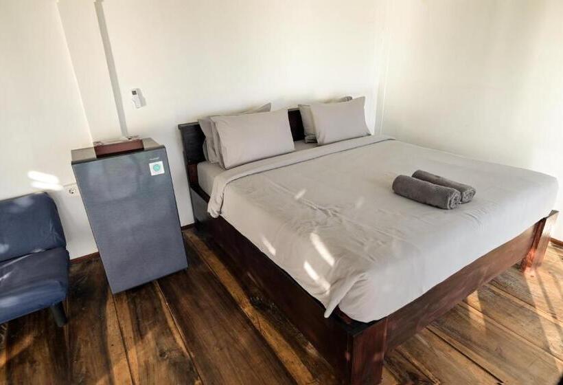 غرفة ديلوكس, Nunggalan Octopus 1