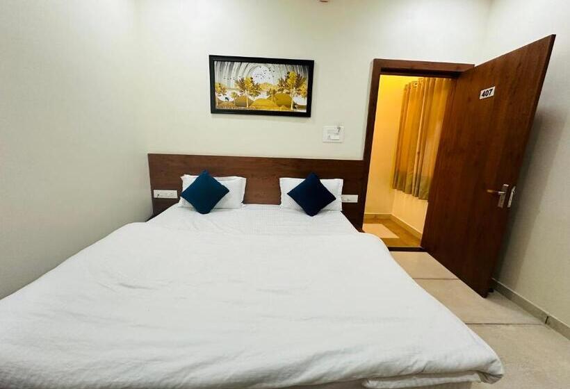 StandaardKamer, Vrindavan Hotel And Restaurant