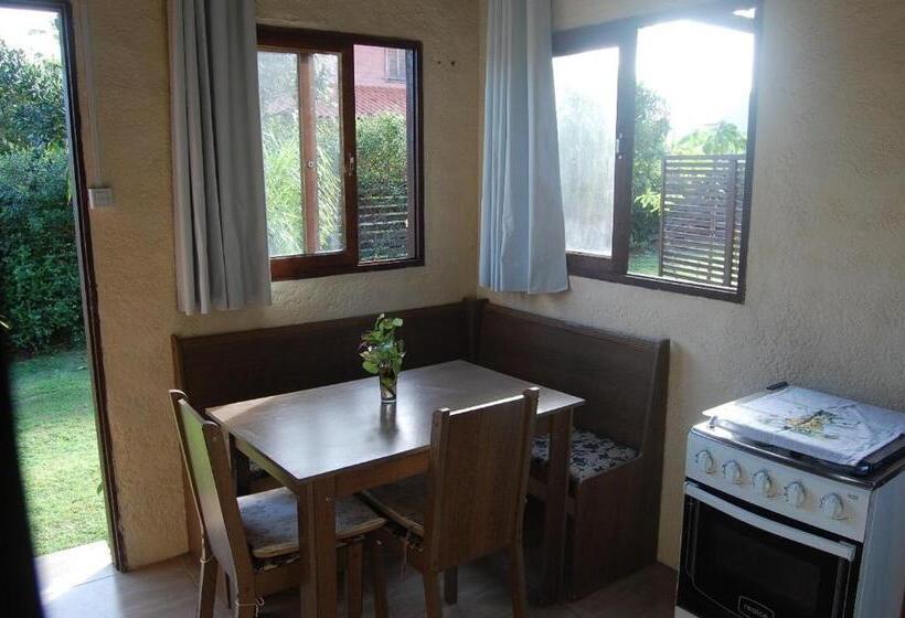 Pokój Rodzinny, Akira Residencial