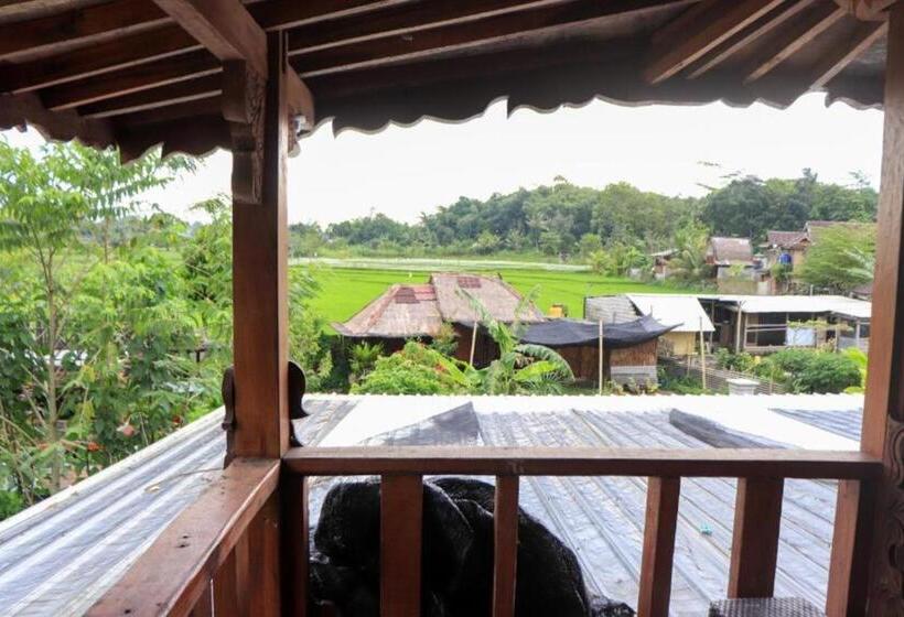 חדר דלוקס עם מרפסת, Kangkung House Bujak