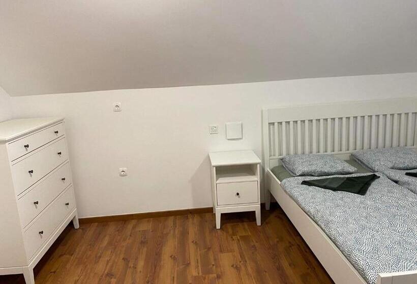 Habitación Familiar, Hostel Vaneča