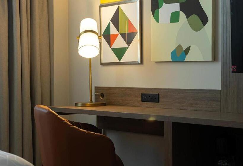 キングサイズベッドのスイートルーム, Holiday Inn Navojoa, An Ihg