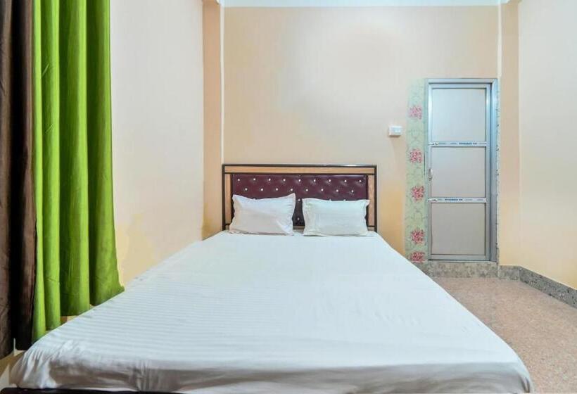 غرفة كلاسيكية ثلاثية, Oyo Florida Restaurant & Guest House