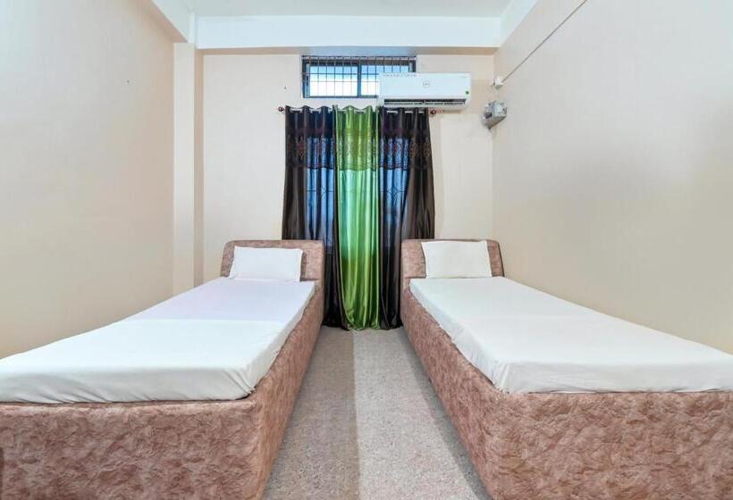 غرفة كلاسيكية ثلاثية, Oyo Florida Restaurant & Guest House