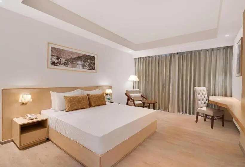 Superior-huone King-vuode, Lemon Tree Hotel, Haridwar