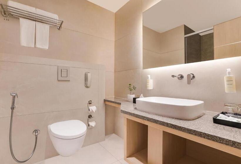 キングサイズベッドのスーペリアルーム, Lemon Tree Hotel, Haridwar