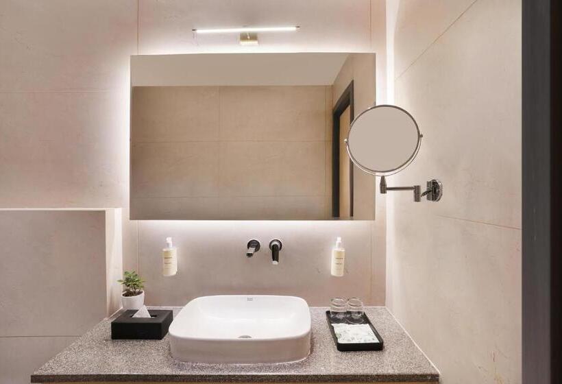 キングサイズベッドのデラックスルーム, Lemon Tree Hotel, Haridwar