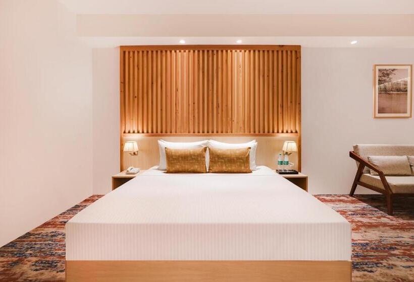 キングサイズベッドのスタンダードルーム, Lemon Tree Hotel, Haridwar