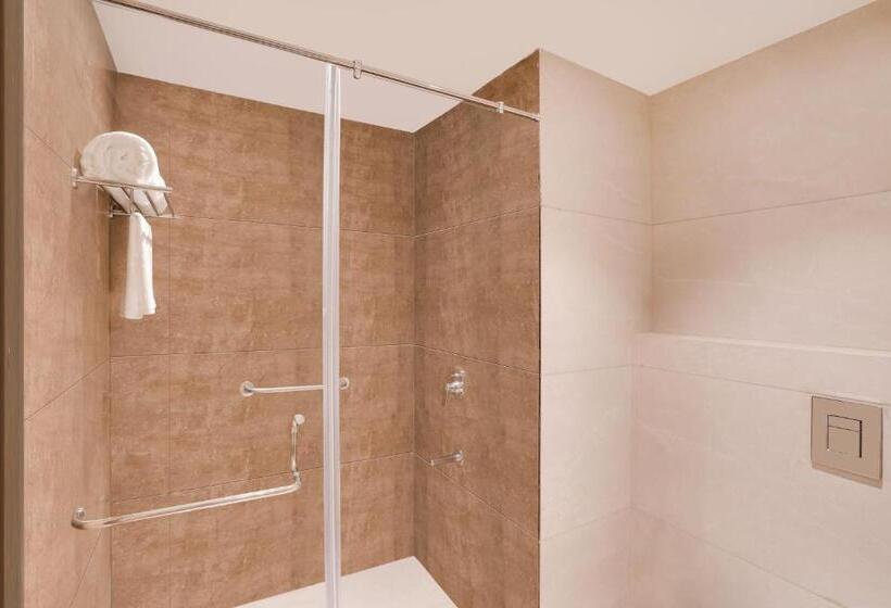 キングサイズベッドのスタンダードルーム, Lemon Tree Hotel, Haridwar