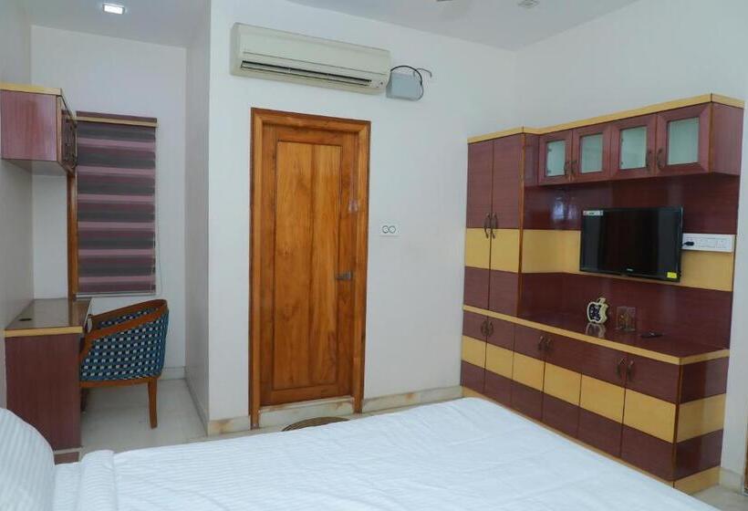 اتاق اکونومی, Hill View Paradise   2bhk S & Rooms   A Golden Group Of Premium Home Stays   Tirupati