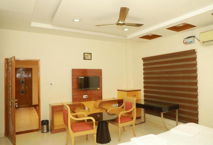 اتاق اکونومی, Hill View Paradise   2bhk S & Rooms   A Golden Group Of Premium Home Stays   Tirupati