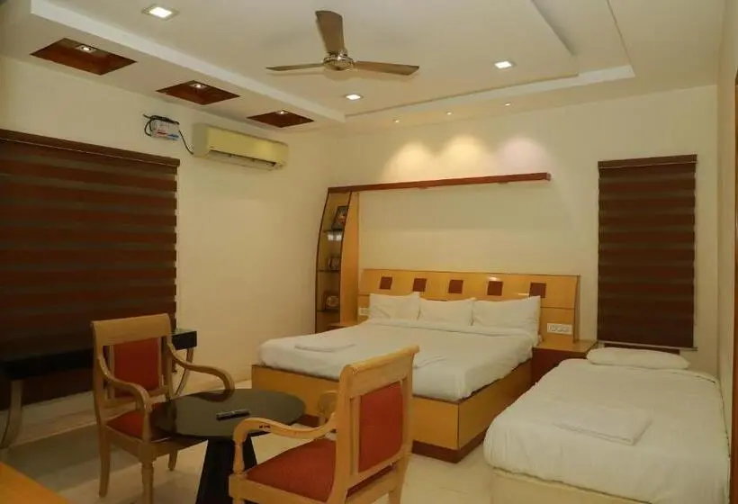 اتاق راحتی سه تخته, Hill View Paradise   2bhk S & Rooms   A Golden Group Of Premium Home Stays   Tirupati