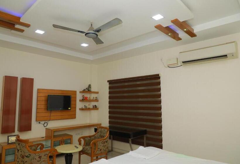 اتاق راحتی سه تخته, Hill View Paradise   2bhk S & Rooms   A Golden Group Of Premium Home Stays   Tirupati