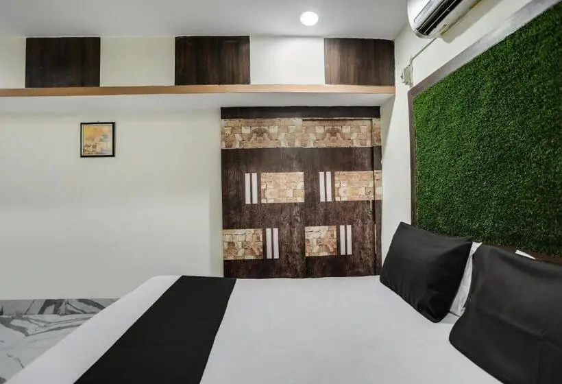 トリプルクラシックルーム, Omkar Guest House