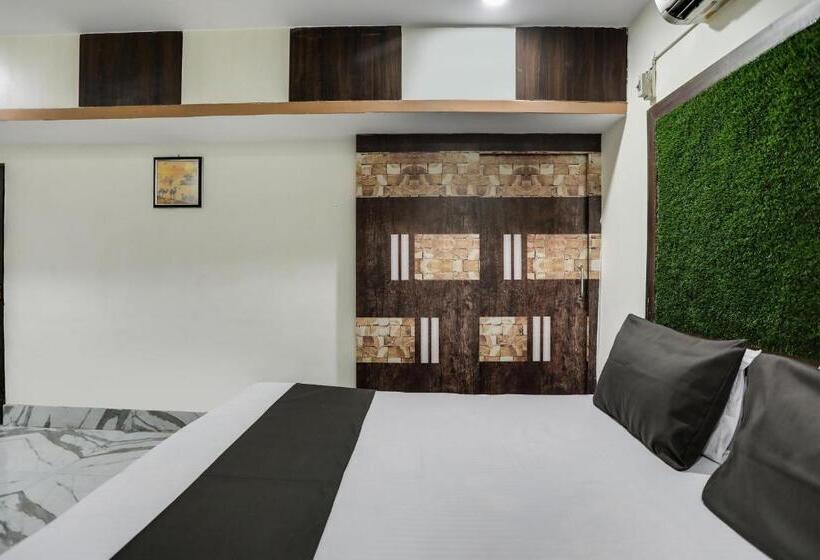トリプルクラシックルーム, Omkar Guest House