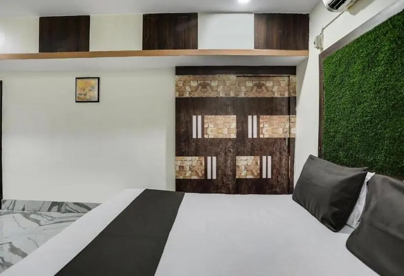 トリプルクラシックルーム, Omkar Guest House