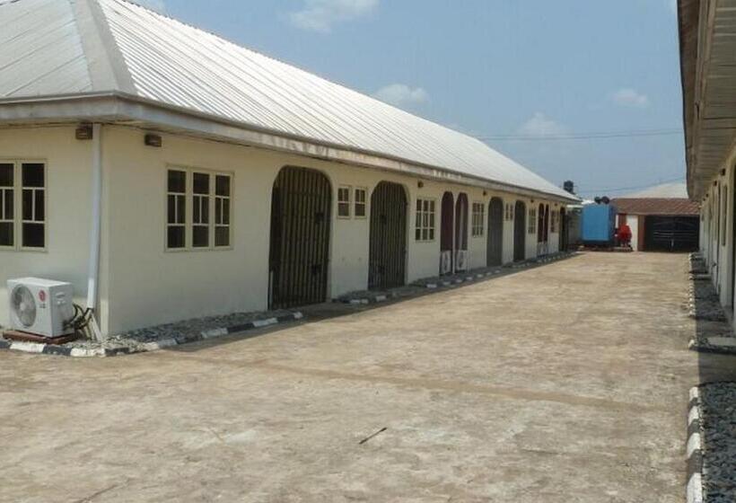 اتاق استاندارد چهار تخته, Room In Lodge Vision Serviced Apartments